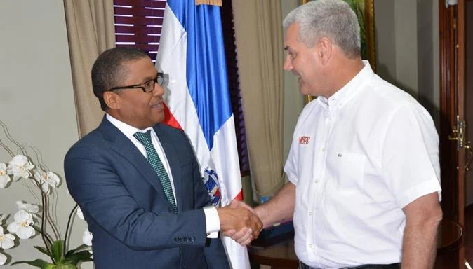 Two ex-ministers face a multimillionaire irregular handling court complain - Dominican News