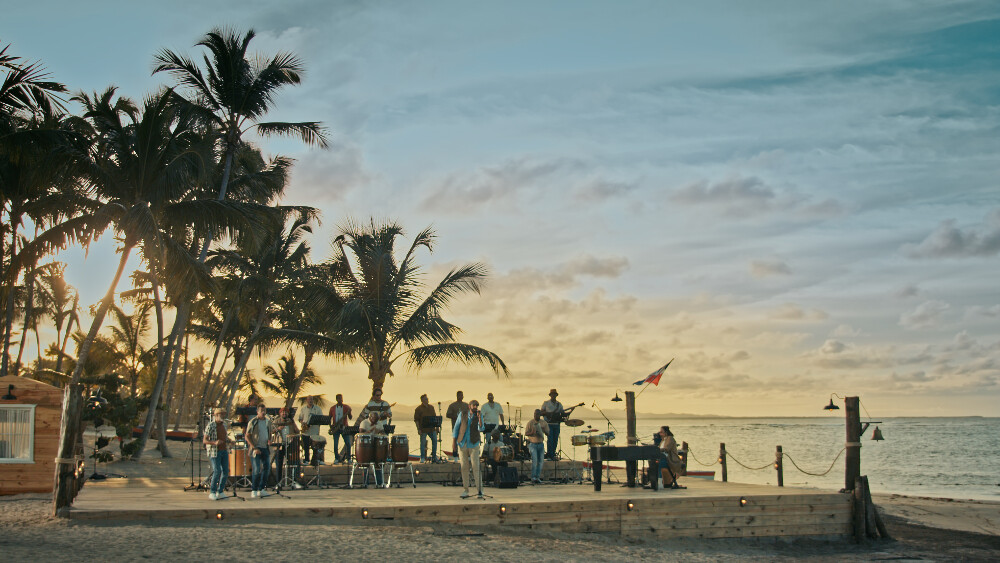 “Entre Mar y Palmeras”, a musical special by Juan Luis Guerra, arrives at HBOMax