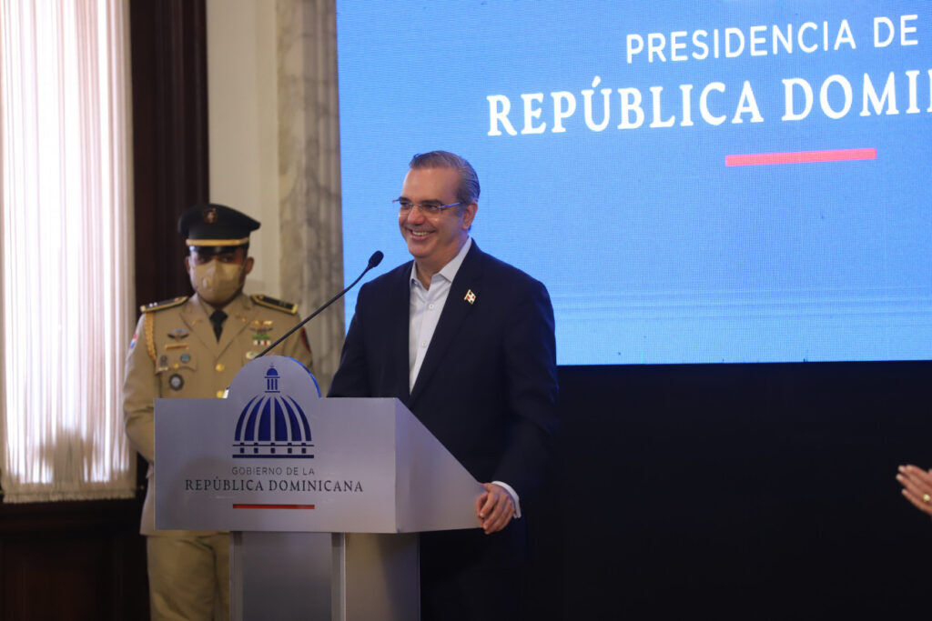 President Abinader intends to increase the minimum wage - Dominican News