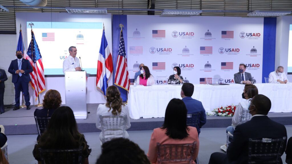 DR and the USA sign a bilateral agreement for 251 million dollars - Dominican News