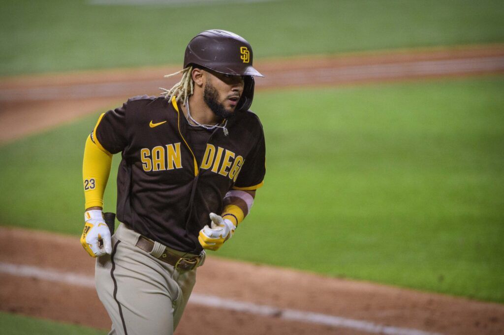 Fernando Tatis Jr. shines with two home runs in his first game as an outfielder - Dominican News