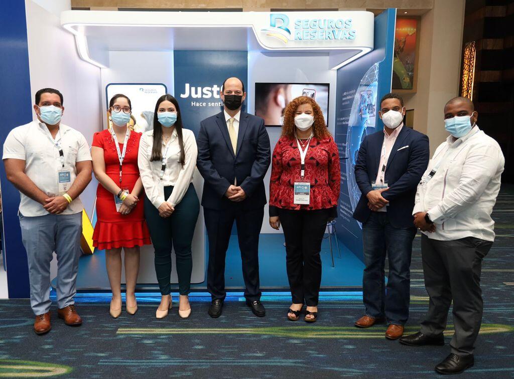 Seguros Reservas stands out at the Panamerican Infectious Diseases congress - Dominican News 2
