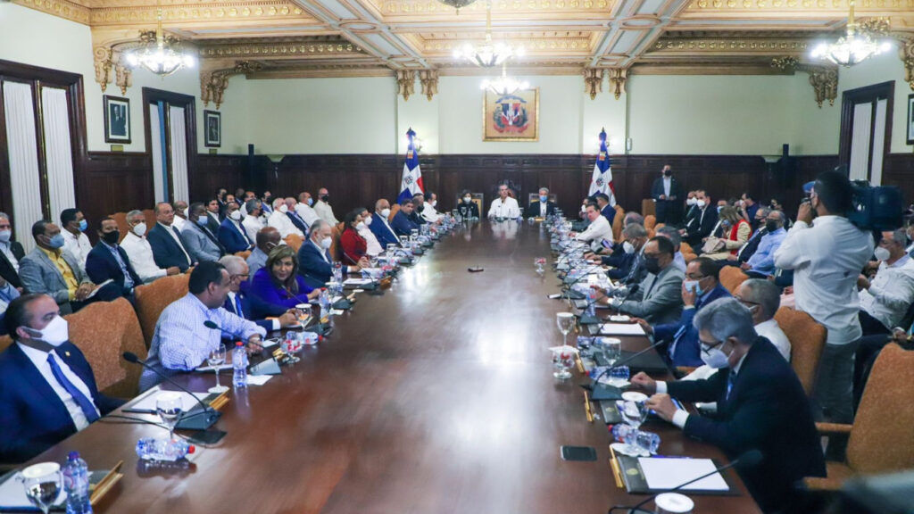 Government foresees a promising 2022 because of its public spending management - Dominican News