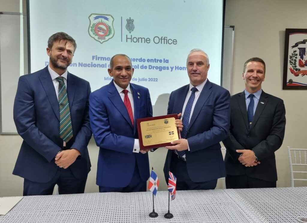 DR and UK agree to strengthen fight against drug trafficking