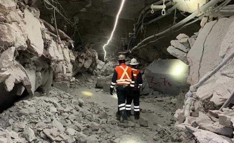 Canadian specialists arrive to work in miners rescue