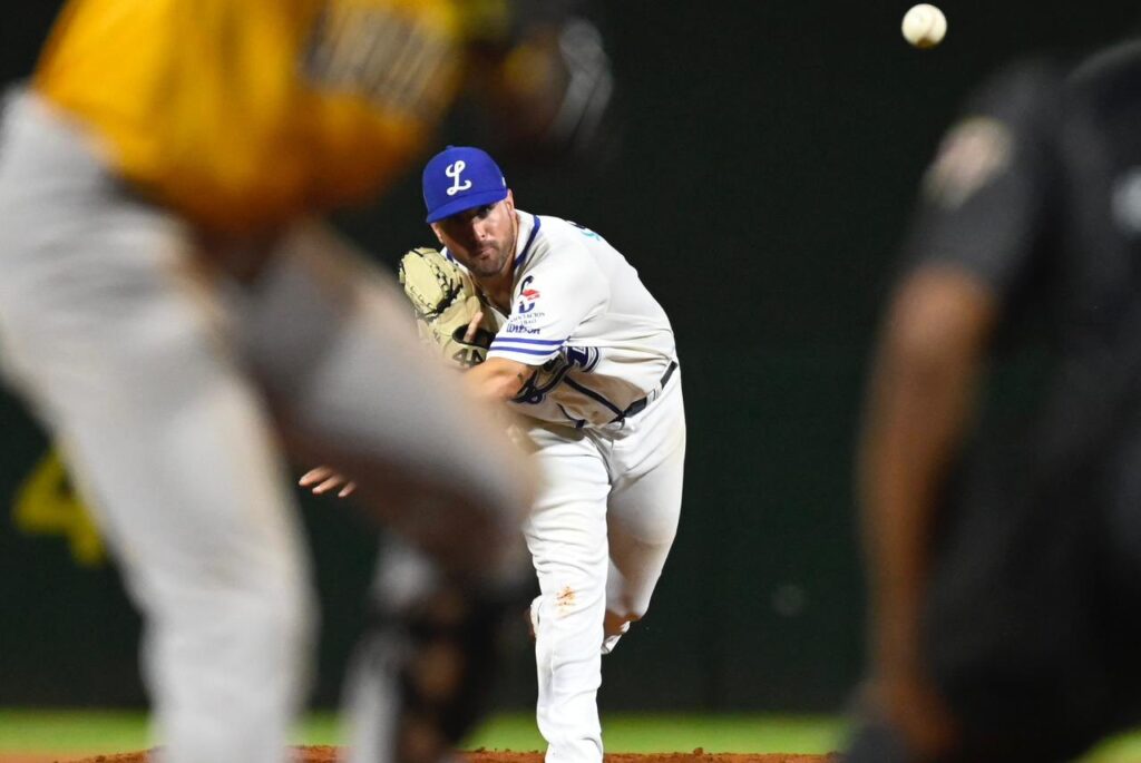 Licey defeats the Águilas Cibaeñas and close in for first place