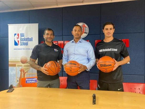 NBA Basketball School holds camp for Dominicans in Santiago